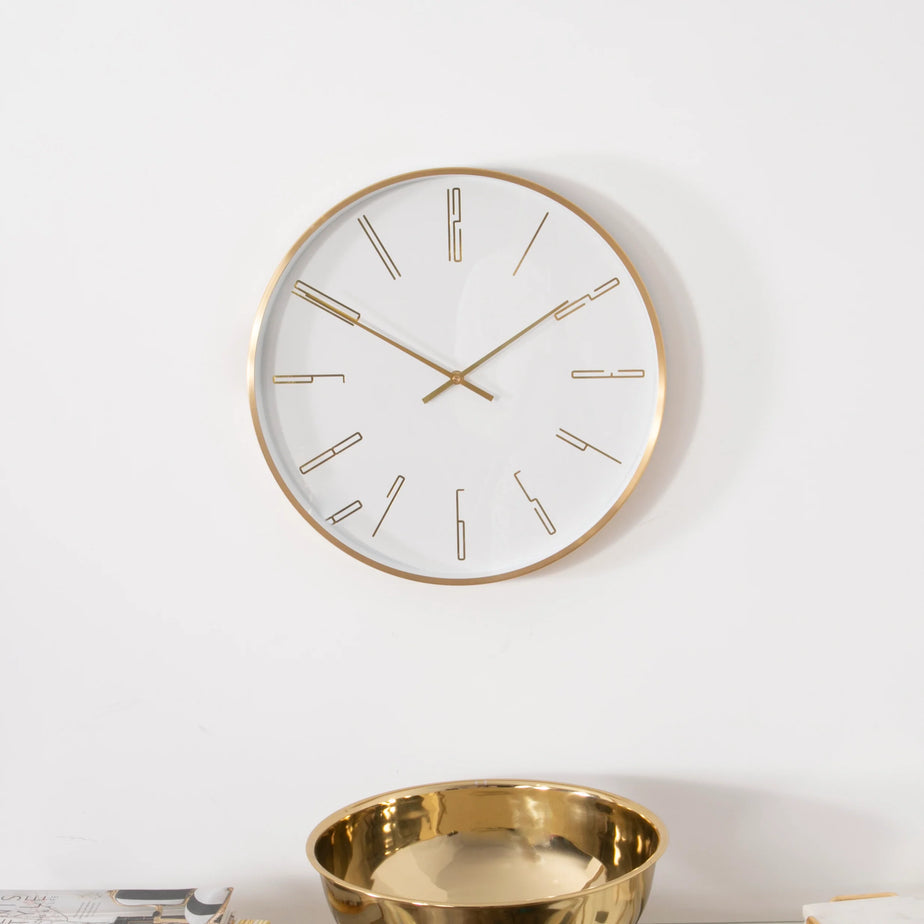 16" MODERN ANALOGUE WALL CLOCK IN GOLD FINISH