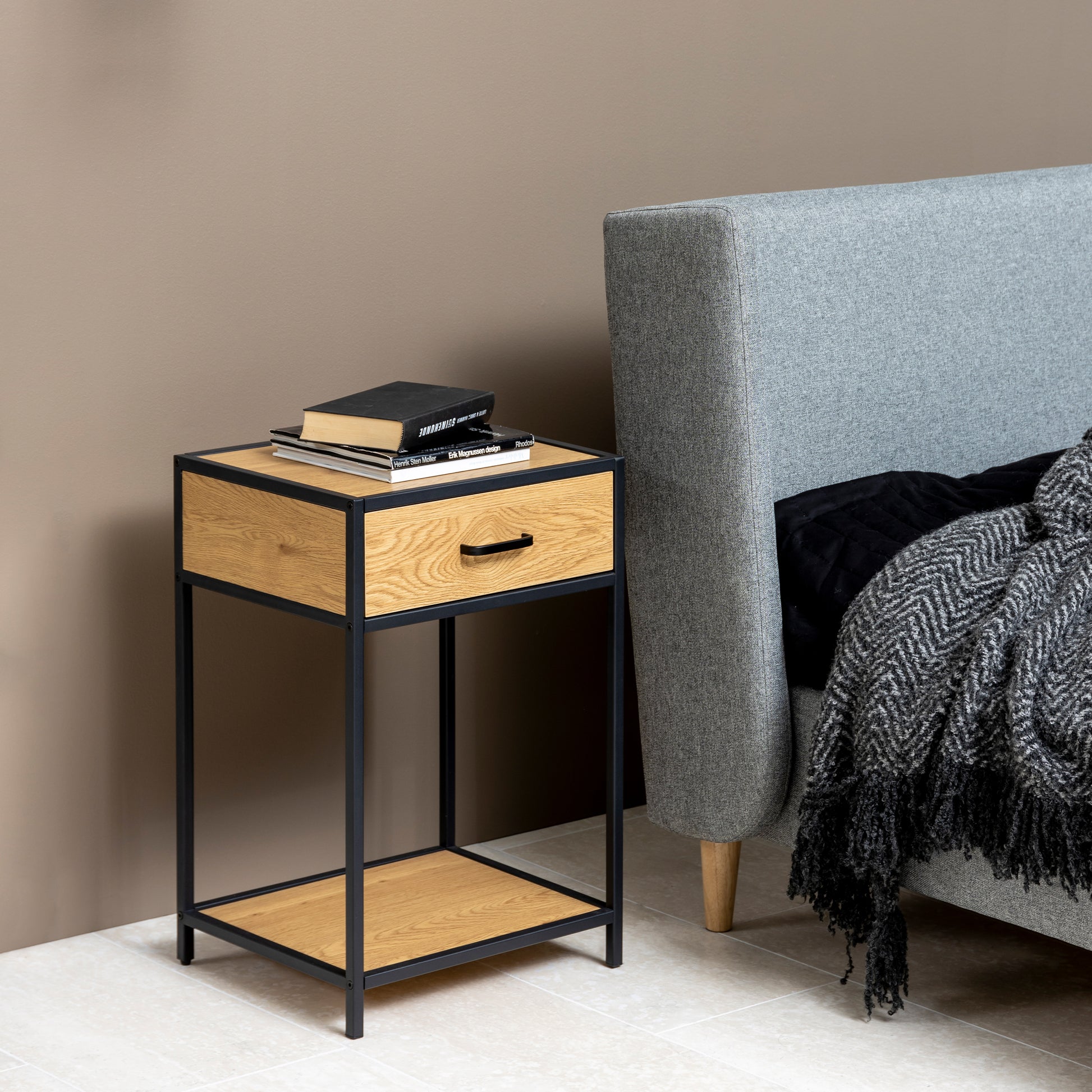 Seaford Bedside Table with 1 Drawer in Black & Oak