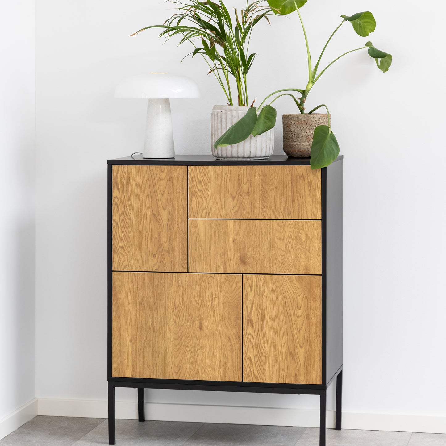 Seaford 3 Door 2 Drawer Sideboard in Black & Oak